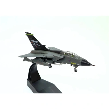 Mô hình máy bay Tornado tỷ lệ 1/100 - Giá ưu đãi 600.000₫, chất lượng chi tiết cao 5 Mô hình máy bay Tornado tỷ lệ 1/100 - Giá ưu đãi 600.000₫, chất lượng chi tiết cao 5