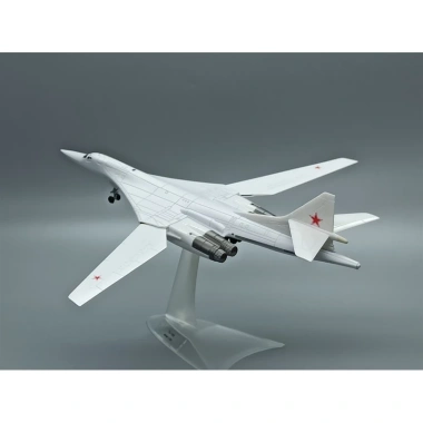 Mô hình máy bay Tu160 tỷ lệ 1/200 - Giá ưu đãi 850.000 VND, chi tiết siêu thực 2 Mô hình máy bay Tu160 tỷ lệ 1/200 - Giá ưu đãi 850.000 VND, chi tiết siêu thực 2