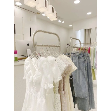 Móc Áo Mika Trong Suốt Cao Cấp - Móc Treo Quần Áo Shop, Giá chỉ 13.000đ, Độ bền cao, Thiết kế sang trọng 5