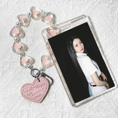 Móc khóa acrylic RAMI AHYEON RUKA CHIQUITA PHARITA - Túi Pendat giá 22.000 VND