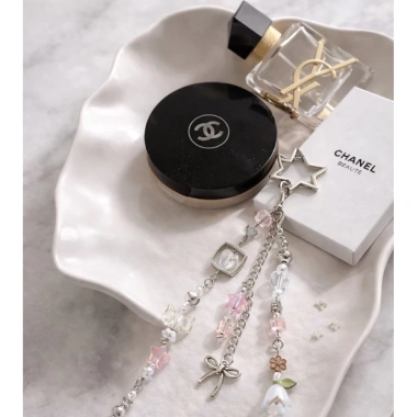 Móc khóa đeo túi Pink Whisper - Thiết kế sang trọng, giảm 22% chỉ 65.000₫