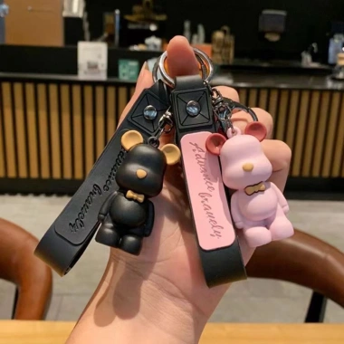 Móc khóa gấu dâu BeaRick dễ thương, thiết kế cute, giảm giá 43.890đ, phù hợp làm quà tặng