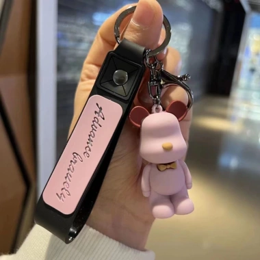 Móc khóa gấu dâu BeaRick dễ thương, thiết kế cute, giảm giá 43.890đ, phù hợp làm quà tặng