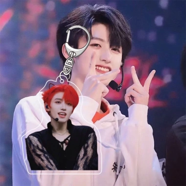 Móc khóa hai mặt acrylic Zhu Zhixin ba thế hệ - quà tặng bộ sưu tập giá 29.000