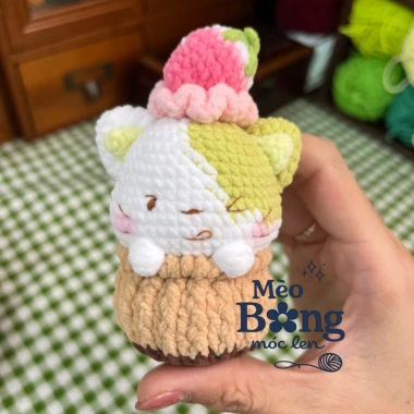 Móc khoá len Bánh Mèo quả dâu: Siêu mềm, thiết kế dễ thương, giảm giá 20% chỉ 79.000đ Móc khoá len Bánh Mèo quả dâu: Siêu mềm, thiết kế dễ thương, giảm giá 20% chỉ 79.000đ