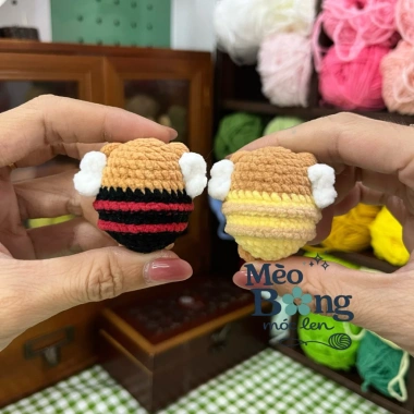 Móc khóa len Bé Gấu Ong cánh Bear Bee - Nhiều màu, chỉ 29.000₫ 2 Móc khóa len Bé Gấu Ong cánh Bear Bee - Nhiều màu, chỉ 29.000₫ 2