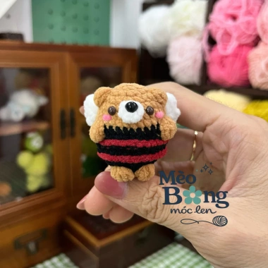 Móc khóa len Bé Gấu Ong cánh Bear Bee - Nhiều màu, chỉ 29.000₫ 3 Móc khóa len Bé Gấu Ong cánh Bear Bee - Nhiều màu, chỉ 29.000₫ 3