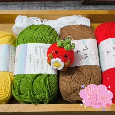 Móc khóa len hình quả cà chua ôm bông hoa cute phong cách trẻ trung - Giá chỉ 29.000đ, giảm mạnh so với 35.960đ 5 Móc khóa len hình quả cà chua ôm bông hoa cute phong cách trẻ trung - Giá chỉ 29.000đ, giảm mạnh so với 35.960đ 5