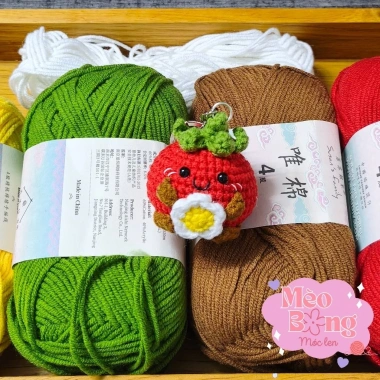 Móc khóa len hình quả cà chua ôm bông hoa cute phong cách trẻ trung - Giá chỉ 29.000đ, giảm mạnh so với 35.960đ 9 Móc khóa len hình quả cà chua ôm bông hoa cute phong cách trẻ trung - Giá chỉ 29.000đ, giảm mạnh so với 35.960đ 9