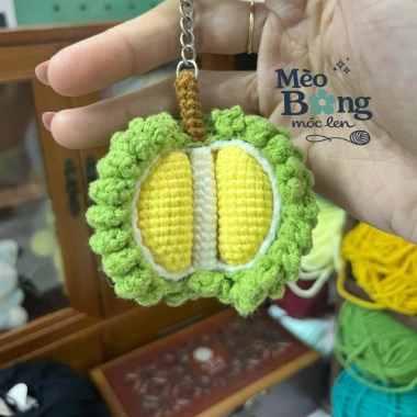 Móc khoá len quả Sầu Riêng - Thiết kế độc đáo, bền đẹp, giảm còn 65.000₫ (giá gốc 83.850₫) Móc khoá len quả Sầu Riêng - Thiết kế độc đáo, bền đẹp, giảm còn 65.000₫ (giá gốc 83.850₫)