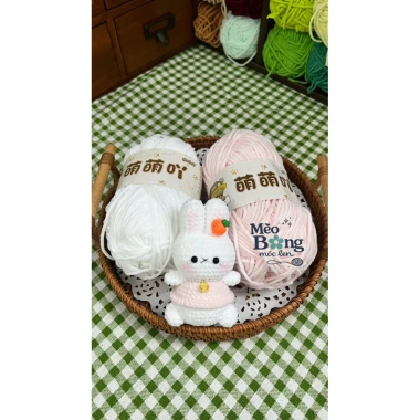 Móc khoá len Thỏ Miffy ngồi charm cà rốt, vòng cổ đáng yêu - Giá chỉ 60.000 VND 4 Móc khoá len Thỏ Miffy ngồi charm cà rốt, vòng cổ đáng yêu - Giá chỉ 60.000 VND 4