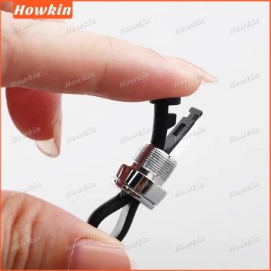 Móc khóa ô tô cao cấp Dây cao su kim loại - Đơn giản, bền bỉ, giảm giá 18% chỉ 37.290 VND