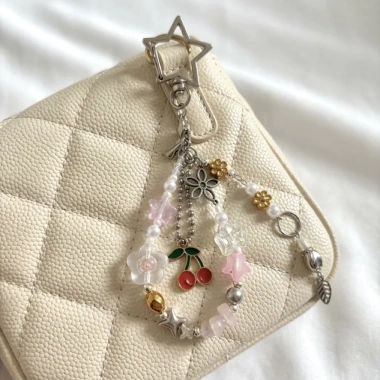 Móc khoá Starry Cherry Charm - Thiết kế tinh tế, giá ưu đãi 65.000 VNĐ