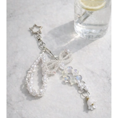 Móc khoá White Serenade – keychain thời trang, thiết kế sang trọng, giảm giá 22% chỉ 65.000 VND