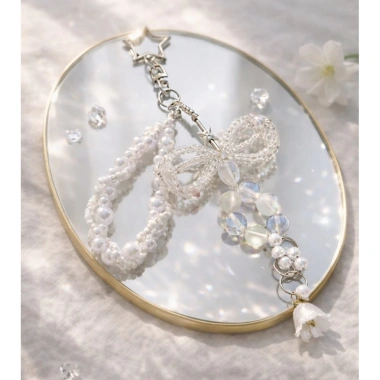 Móc khoá White Serenade – keychain thời trang, thiết kế sang trọng, giảm giá 22% chỉ 65.000 VND 6 Móc khoá White Serenade – keychain thời trang, thiết kế sang trọng, giảm giá 22% chỉ 65.000 VND 6