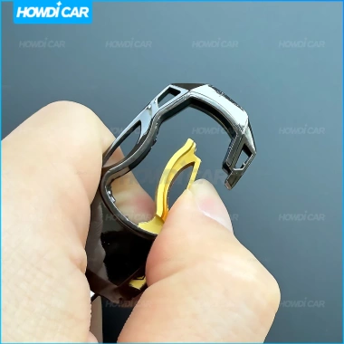 Móc khóa xe công nghệ chuyển tiếp mới màu đen viền vàng giá ưu đãi 54,340₫