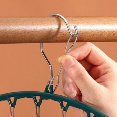 Móc treo quần áo đa năng chống trượt – Giá chỉ 85.000, chất liệu bền, giữ quần áo gọn gàng 9 Móc treo quần áo đa năng chống trượt – Giá chỉ 85.000, chất liệu bền, giữ quần áo gọn gàng 9