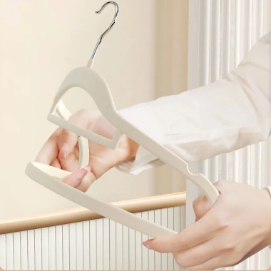 Móc treo quần áo Emomart E2 bọc nhung cao cấp, chống trượt, xoay 360 giá 35.000 5