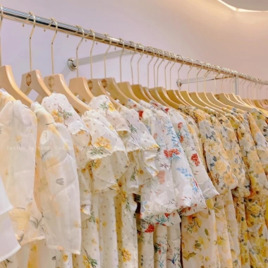 Móc Treo Quần Áo Gỗ Đẹp Cho Người Lớn Nam Nữ - Màu Vàng Sơn PU Giá 12.000 4