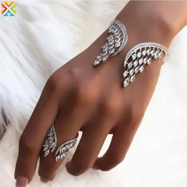Mới Vòng Tay Hợp Kim Đính Đá Hình Đôi Cánh Thiên Thần - Thiết Kế Tinh Tế, Giá Ưu Đãi 45.638 VNĐ