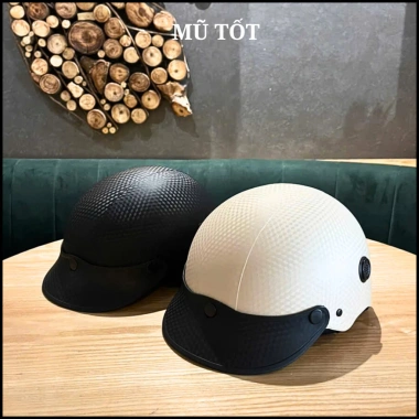 Mũ Bảo Hiểm Nửa Đầu Vân Cacbon - Đệm Lót Dày Mịn, Khóa Đồng, Bảo Hành 12Th - 158.000 VND