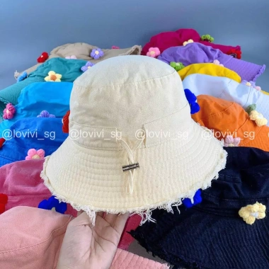 Mũ Bucket Tua Rua Xỏ Hạt, Charm Hoa Len, Nón Tai Bèo Viền Rách Hàn Quốc 67.5k 5