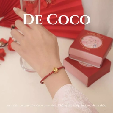 Mua 1 Tặng 1 Charm Ngân Lượng – Vòng Tay Chỉ Đỏ Như Ý May Mắn DECOCO, Kèm Túi Giấy Hộp Thiệp, Giá 163k