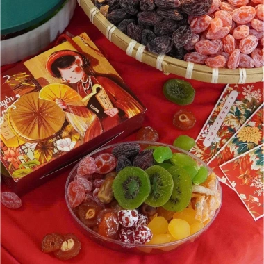 MUA 1 TẶNG 1 Combo 2 hộp OMAI mix 9 vị 500g - Mứt Tết dẻo thơm, không ngọt gắt 3 MUA 1 TẶNG 1 Combo 2 hộp OMAI mix 9 vị 500g - Mứt Tết dẻo thơm, không ngọt gắt 3