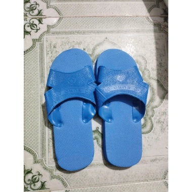 Mua 12 tặng 1 - Dép xốp quai ngang khách sạn xanh biển, xanh ngọc, đen size 36-43 giá 16.500₫ Mua 12 tặng 1 - Dép xốp quai ngang khách sạn xanh biển, xanh ngọc, đen size 36-43 giá 16.500₫