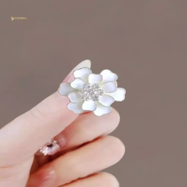Mũi áo retro vàng thổ cẩm họa tiết hoa hồng tiệc sang trọng giá 52.800 VND