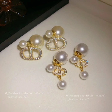 Mũi lợn mạ vàng 14K đá zirconia – Thiết kế hiện đại sang trọng, phụ kiện thời trang, quà tặng 106.502₫ 7 Mũi lợn mạ vàng 14K đá zirconia – Thiết kế hiện đại sang trọng, phụ kiện thời trang, quà tặng 106.502₫ 7