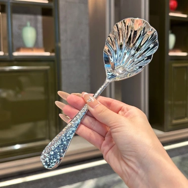 Muôi múc canh hình sò inox 18/10 bát đĩa bàn ăn, giá ưu đãi 99.000đ 2 Muôi múc canh hình sò inox 18/10 bát đĩa bàn ăn, giá ưu đãi 99.000đ 2