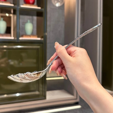 Muôi múc canh hình sò inox 18/10 bát đĩa bàn ăn, giá ưu đãi 99.000đ 5 Muôi múc canh hình sò inox 18/10 bát đĩa bàn ăn, giá ưu đãi 99.000đ 5