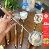 Muôi múc canh lẩu cán gỗ cách nhiệt Vogue Ella inox 18/10 – Bộ dụng cụ nấu ăn, chỉ 149.000₫