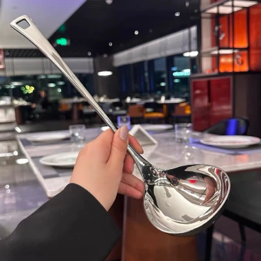Muỗng múc canh tay dài inox 18/10 Đánh giá cao chịu nhiệt, giá ưu đãi 189.000₫ 5 Muỗng múc canh tay dài inox 18/10 Đánh giá cao chịu nhiệt, giá ưu đãi 189.000₫ 5
