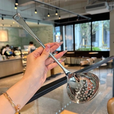 Muỗng múc canh tay dài inox 18/10 Đánh giá cao chịu nhiệt, giá ưu đãi 189.000₫ 11 Muỗng múc canh tay dài inox 18/10 Đánh giá cao chịu nhiệt, giá ưu đãi 189.000₫ 11