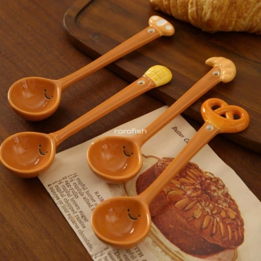 muỗng sứ mini cute hình bánh mì – ăn tráng miệng, pha cà phê, bàn làm việc, 49.000₫ 8 muỗng sứ mini cute hình bánh mì – ăn tráng miệng, pha cà phê, bàn làm việc, 49.000₫ 8