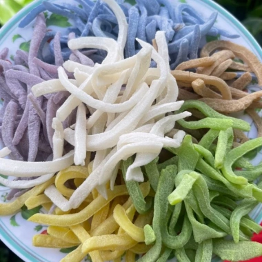 Mứt dừa non 1kg ít đường nhà làm - Dẻo mềm, thơm ngon, màu rau củ, không chất bảo quản - Giá ưu đãi 158k
