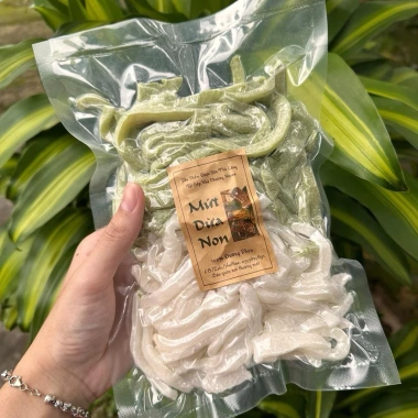 Mứt dừa non mềm dẻo ít đường - Hút chân ko - Đặc sản nhà làm, giá chỉ 100.000₫ 6