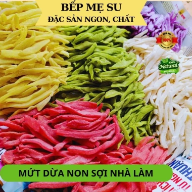 Mứt dừa non sợi mix màu 500g nhà làm, ít đường, thơm ngon, hút chân không, màu rau củ ngẫu nhiên