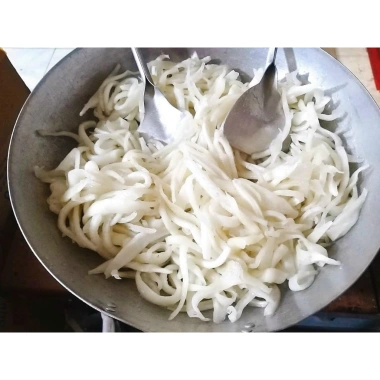 Mứt dừa trắng & lá dứa 300g - Dẻo thơm, béo ngọt, giảm giá 15% chỉ 85.000 VND 4