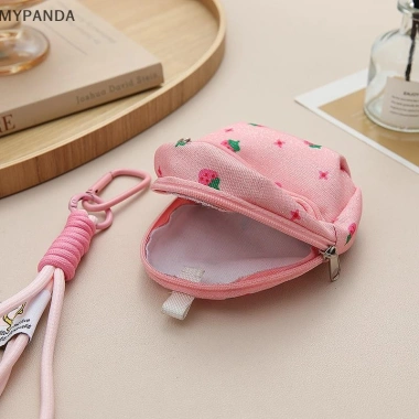 MYPANDA Ba lô dâu tây + Ví đổi tiền xu, móc khóa, túi tai nghe di động ngọt ngào 9 MYPANDA Ba lô dâu tây + Ví đổi tiền xu, móc khóa, túi tai nghe di động ngọt ngào 9