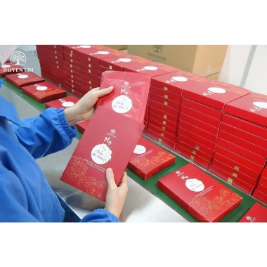 Nạ Thượng Hoa Đình Bách Y Sâm Dưỡng Trắng Cấp Ẩm Trẻ Hóa Da - Hộp 5 miếng Duyên Thị, 310.000 VND 6 Nạ Thượng Hoa Đình Bách Y Sâm Dưỡng Trắng Cấp Ẩm Trẻ Hóa Da - Hộp 5 miếng Duyên Thị, 310.000 VND 6