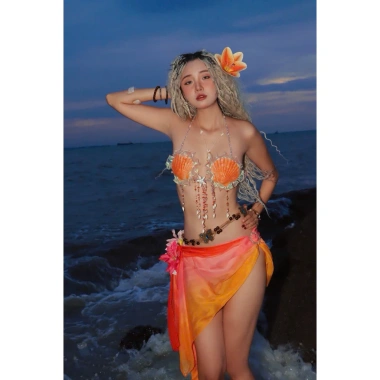 Nàng Cam San Hô – Bikini vỏ sò cam, tặng dây chuyền, 2 kẹp hoa, chip – 1,300,000₫ 10 Nàng Cam San Hô – Bikini vỏ sò cam, tặng dây chuyền, 2 kẹp hoa, chip – 1,300,000₫ 10