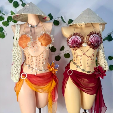 Nàng Tiên Ngọc Đỏ - Bikini Đỏ Rượu, Tặng Dây Chuyền Vỏ Sò, 2 Kẹp Hoa, Giá 1.2 Triệu 9