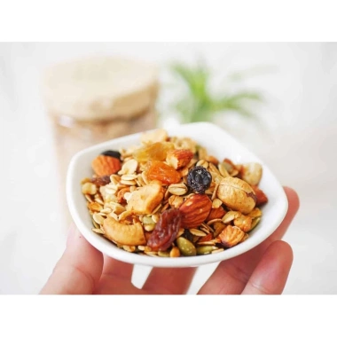 Ngũ cốc Calbee Ăn Kiêng Giảm Cân Nhật 550g/700g – Vị thơm ngon, giảm cân, chỉ 215k