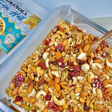 Ngũ cốc Granola siêu hạt Nhà Lá - Dinh dưỡng đầy đủ, giảm cân, giá chỉ 31.000đ
