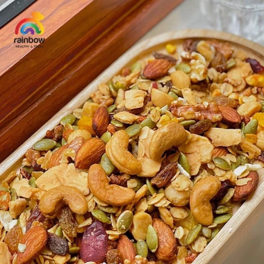 Ngũ cốc Granola siêu hạt Nhà Lá - Dinh dưỡng đầy đủ, giảm cân, giá chỉ 31.000đ