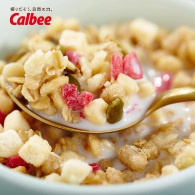 Ngũ Cốc Trái Cây Calbee Nhật Bản 400-600g Ít Đường Ăn Sáng Healthy Trắng Đỏ Giá Ưu Đãi 154.999₫
