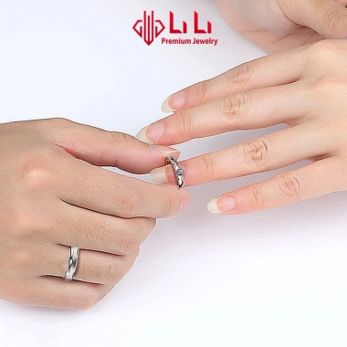 Nhẫn bạc cặp đôi LiLi S925 đính đá CZ cao cấp – Tình yêu Patrick, giá chỉ 1.554.000 VND 2 Nhẫn bạc cặp đôi LiLi S925 đính đá CZ cao cấp – Tình yêu Patrick, giá chỉ 1.554.000 VND 2